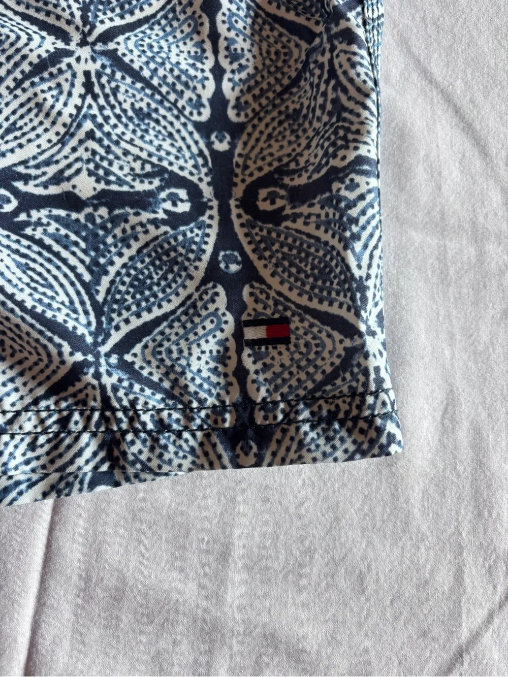 Tommy Hilfiger Geometric Medallion Pattern Lined Board Shorts Navy Blue/ White